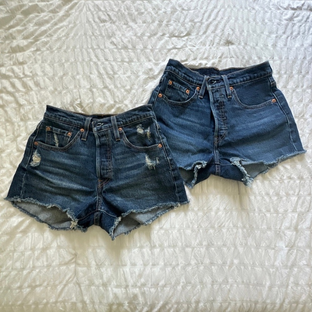 Levi 501 shorts size 24